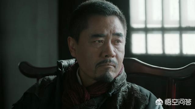 为什么《老酒馆》中陈怀海遇到老警察的刁难表现如此沉稳，反而觉得有意思？