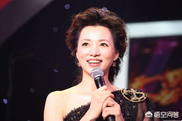 董卿和老公同框引发热议，她在<a href=https://maguai.com/list/26-0-0.html target=_blank class=infotextkey><a href=https://maguai.com/list/26-0-0.html target=_blank class=infotextkey>娱乐</a></a>圈的影响力有多大