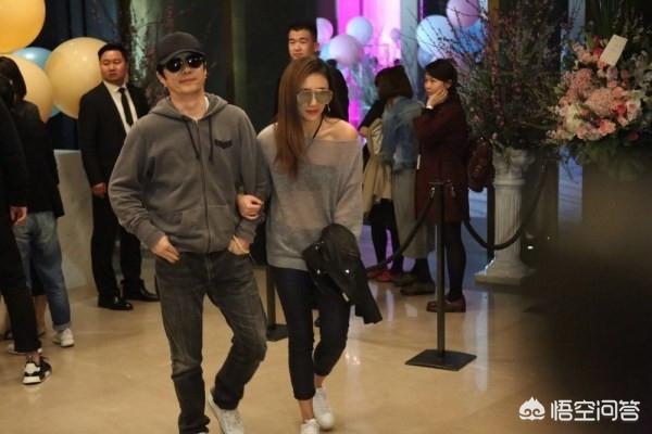 郑钧刘芸结婚照:郑钧和许巍的摇滚，哪个更有实力？