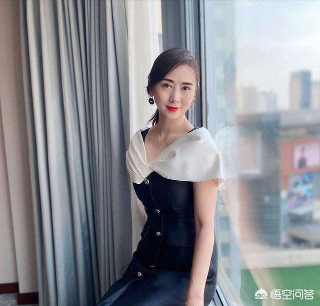 翁虹简历:提起曾经的女神，为什么好像没几个提翁虹的，为什么呢？