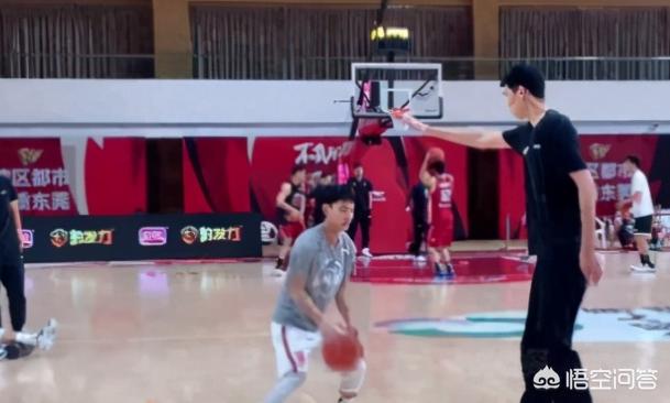 广东球员的大名单中，他们都是哪里人？广东球员有多少？