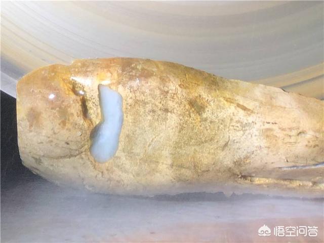 假玉镯是怎么做成的,翡翠、和田玉的造假手段有哪些？