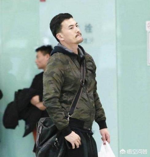 隽子哥:与何洁离婚后，赫子铭现状如何？