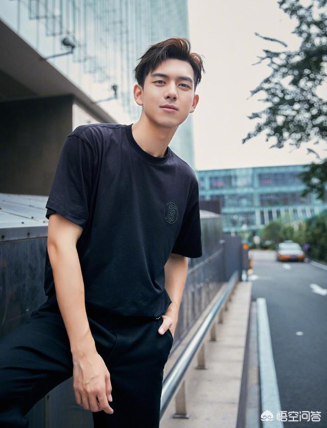 李现哪吒头:“现男友”李现的发型看起来很舒服，这种发型生活中怎么留？