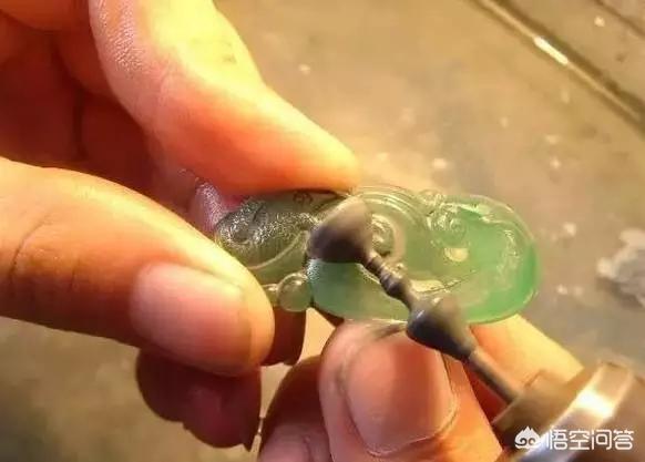 为什么卖毛货翡翠还免费抛光,抛光对一件翡翠成品的影响有多大？