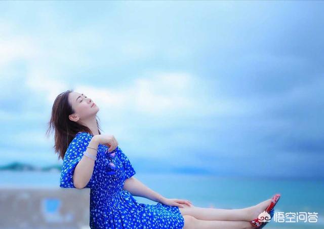 翁虹简历:提起曾经的女神，为什么好像没几个提翁虹的，为什么呢？