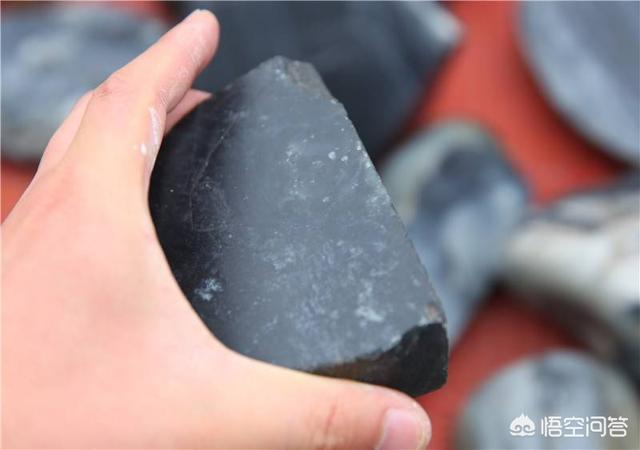 假玉镯是怎么做成的,翡翠、和田玉的造假手段有哪些？