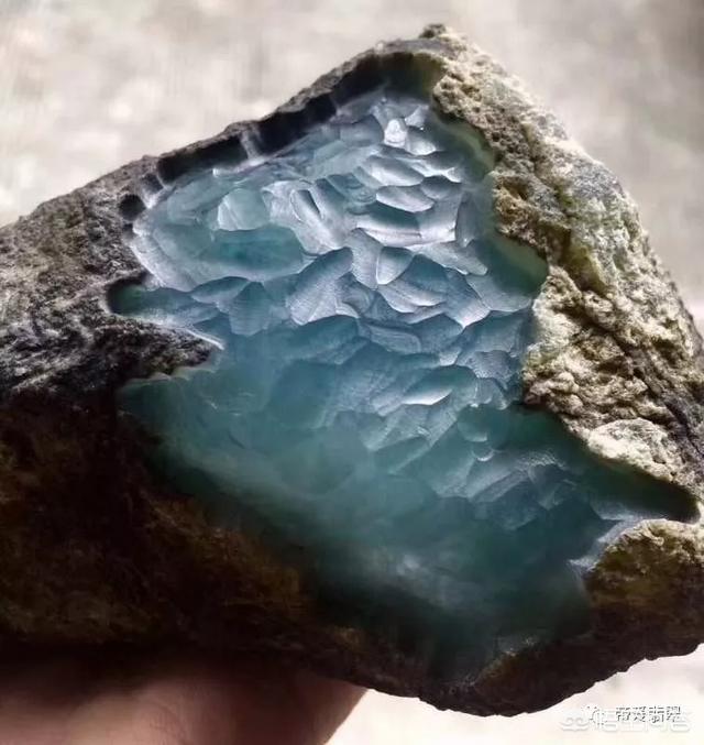 黄皮翡翠原石是什么场口,翡翠赌石场口有什么区别？