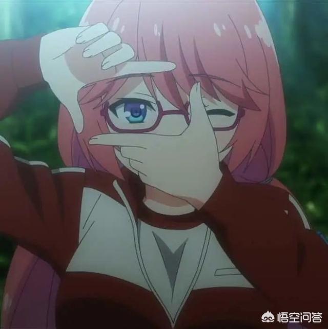 动漫中有哪些被眼镜封印颜值的美女角色