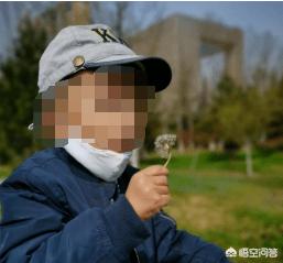 陕西四孩子玩耍时摇晃玻璃门,其中3岁男童被砸死,是怎么回事？