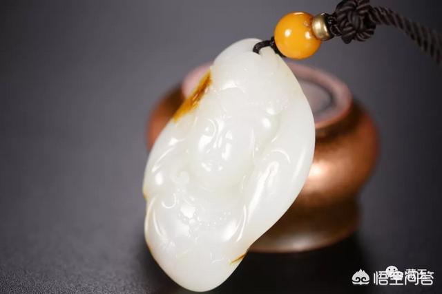玉石白是什么颜色,和田玉暖白色是一种什么样的品种？