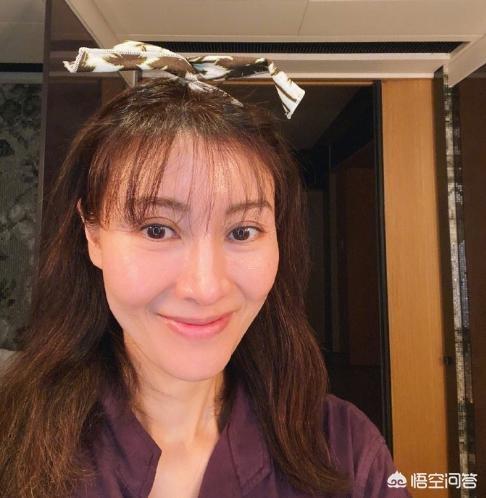 李嘉欣的姐姐:有人说最美不过李嘉欣，大家说说年轻时候的李嘉欣到底有多美