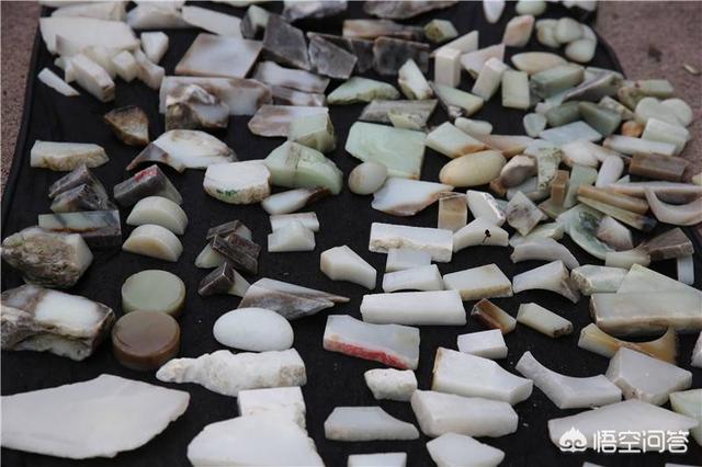 假玉镯是怎么做成的,翡翠、和田玉的造假手段有哪些？