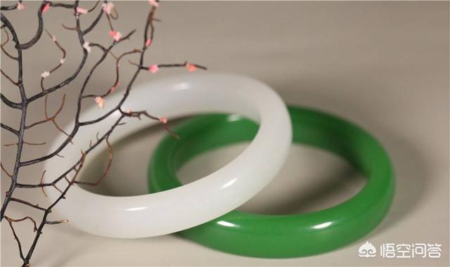 假玉镯是怎么做成的,翡翠、和田玉的造假手段有哪些？