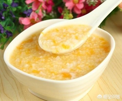 格力狗图片:格力犬吃太多了，突然拉水便怎么办？
