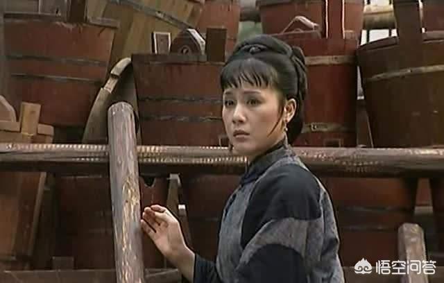 《康熙王朝》中容妃是康熙最喜欢的妃子，为什么会被康熙送入宗人府，后来又杀死所有看见她刷马桶的人？插图124