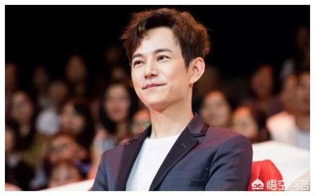 为什么何炅不喜欢鹿晗:《快乐大本营》的主持人何炅，为什么一直不选择跳槽，你怎么看呢