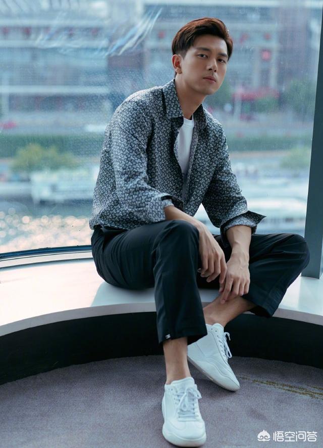 李现哪吒头:“现男友”李现的发型看起来很舒服，这种发型生活中怎么留？
