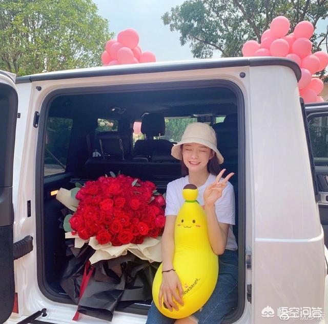 杜海涛女友照片:杜海涛七夕送女友百万豪车，女友发文甜死了好多人，你怎么看？