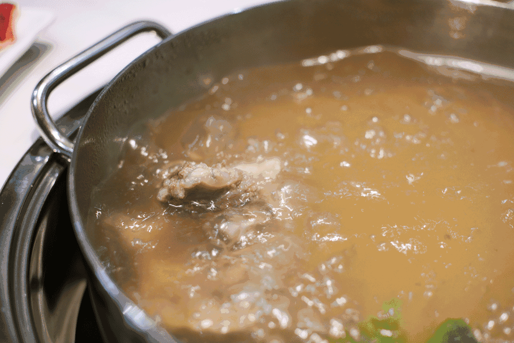 牛骨头汤的做法和配料，牛骨头汤怎样熬？用哪些牛骨头？