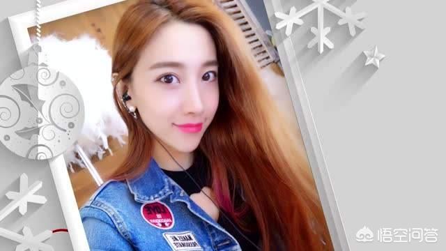 男篮VS科特迪瓦,身穿易建联11号球衣美女主播抢镜爆红，她是谁？有什么来历？