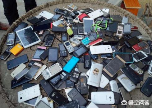 小贩收旧手机卖哪儿，农村“旧手机换盆”的是真相你知道吗