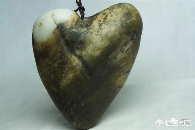 几百块钱的翡翠是真的吗,几百块钱的玉手串会是真的吗？