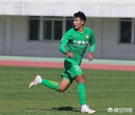 张玉宁替补首秀:张玉宁、单欢欢、王子鸣三个年轻中锋，谁的发展潜力更好？