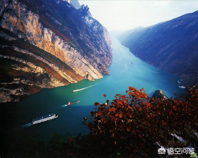 “仍怜故乡水,万里送行舟”,这句诗李白表明了他的故乡是四川,为何郭沫若说是中亚？