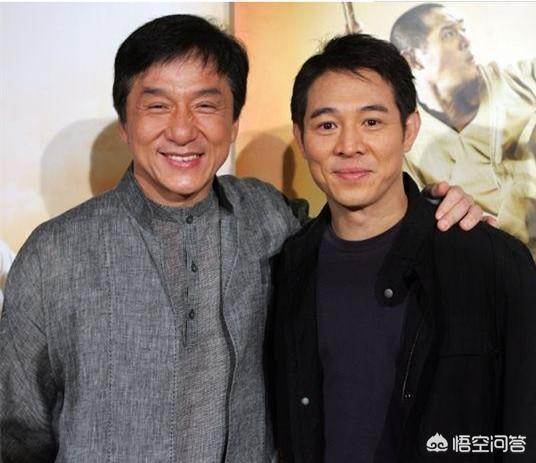 成龙给向华强下跪:周润发竟三次向郑少秋下跪郑少秋到底做过什么？