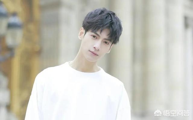 月上重火女主睡了几个:罗云熙的《月上重火》开播了，大家觉得怎么样？