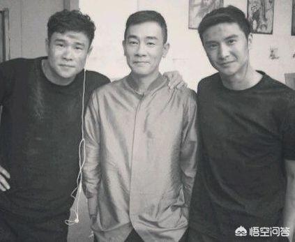 陈小春资料:王源跟陈小春同框，能算出王源有多高吗