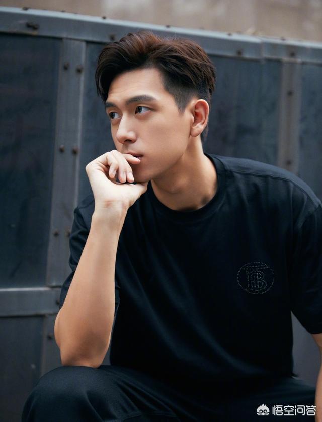 李现哪吒头:“现男友”李现的发型看起来很舒服，这种发型生活中怎么留？