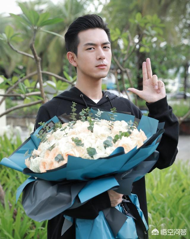 李现哪吒头:“现男友”李现的发型看起来很舒服，这种发型生活中怎么留？
