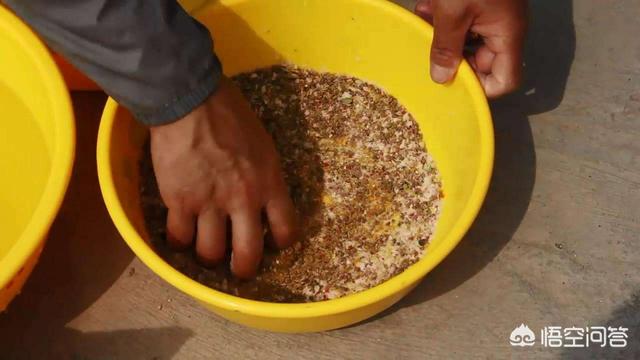 粘住:粘住是读zhan还是nian 粘纸不粘了，怎么才能再粘住？