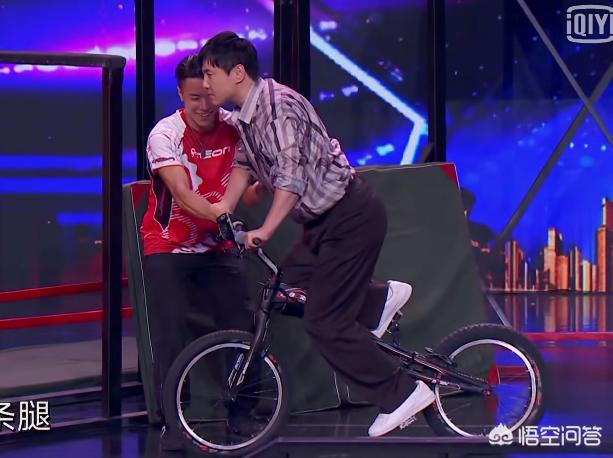 杨幂扶沈腾没扶到:如何评价综艺节目《中国达人秀》中沈腾与杨幂的表现？