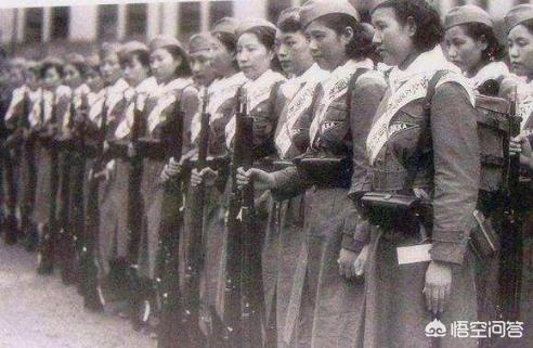 世界十大禁画女孩的自画像，二战前欧美女人为何不敢穿裤子，只能穿裙子