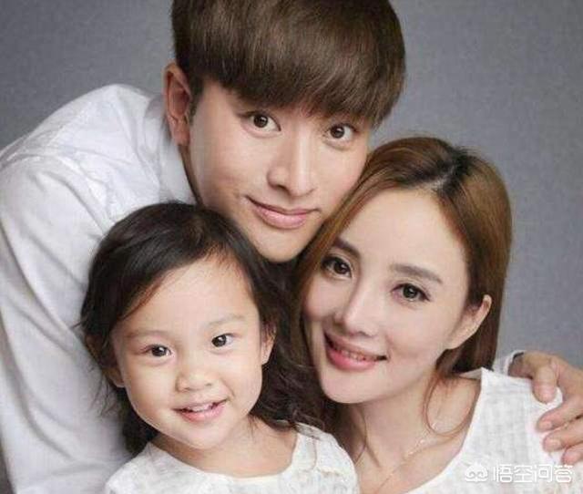 曝贾乃亮独自买醉:当你孤单难过时，独自深夜买醉你会想起谁？