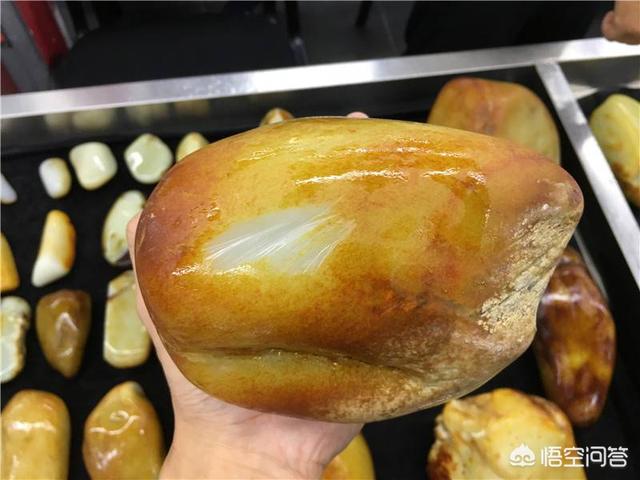 假玉镯是怎么做成的,翡翠、和田玉的造假手段有哪些？