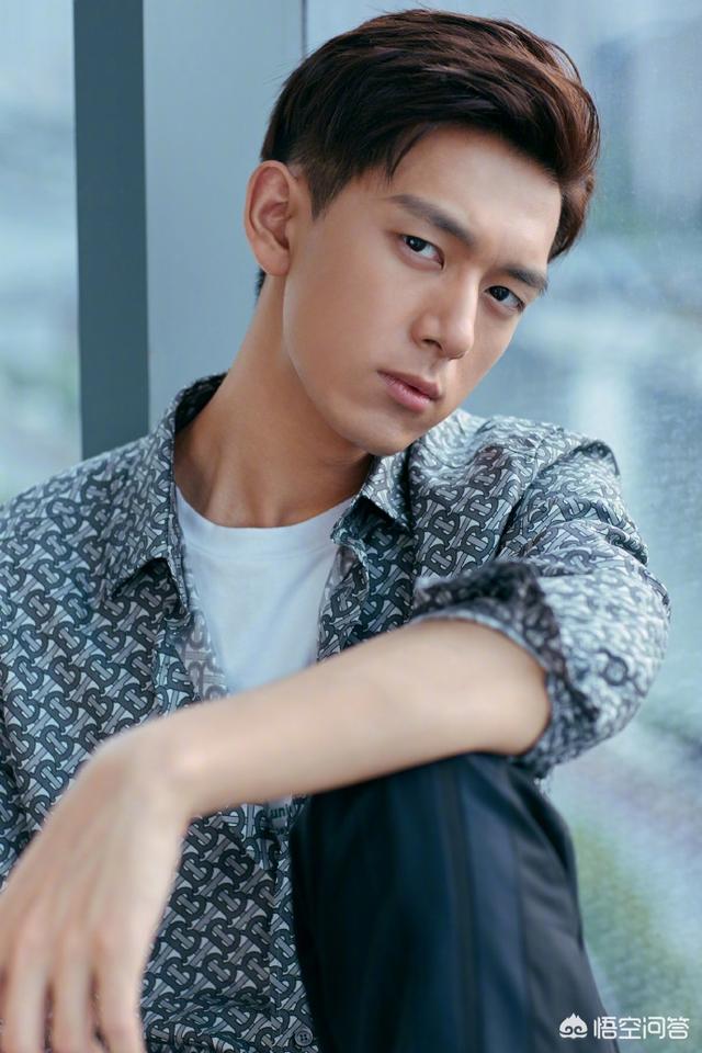 李现哪吒头:“现男友”李现的发型看起来很舒服，这种发型生活中怎么留？