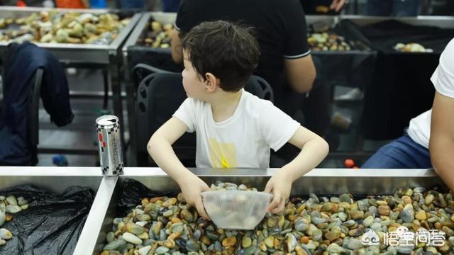 几百块钱的翡翠是真的吗,几百块钱的玉手串会是真的吗？