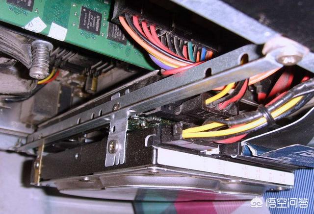 电脑装两个硬盘:电脑装两个硬盘会有什么影响吗？会不会容易死机？