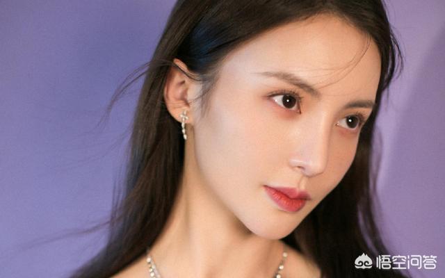 钟晓芹扮演者:《三十而已》陈屿和钟晓芹的婚姻犹如一潭死水，他们之间有爱吗