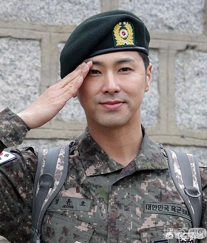 郑允浩:怎么评价东方神起的队长郑允浩