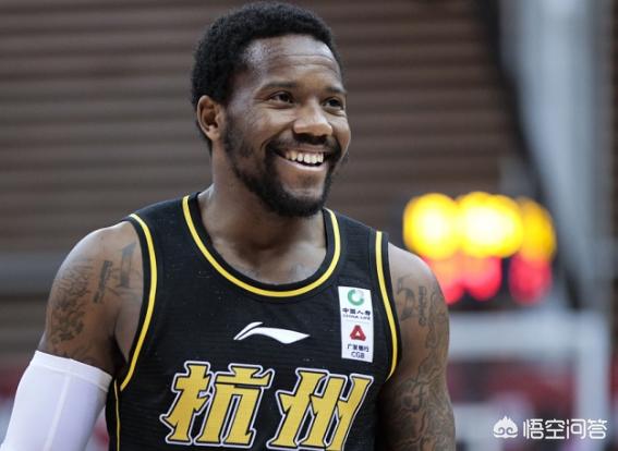 广厦输青岛费尔德加时发球传球失误致球队输球怎么评价