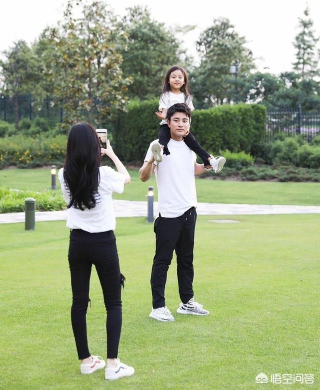 李小璐个人资料:李小璐和贾乃亮有复合的可能吗？