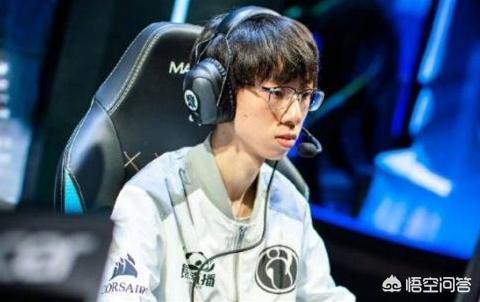 IG宝蓝对smlz犯“公主病”,马哥的反应亮了,网友：建议再去给UZI辅助一下,你怎么看？