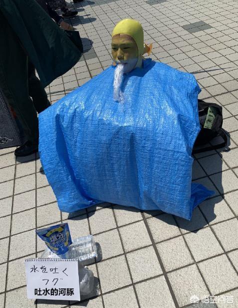 有什么戴眼镜可以cos的游戏角色吗？