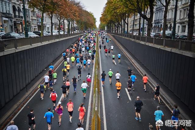 每次慢跑多久为宜，跑步多久才能达到减肥效果，或者怎样才能减掉肚子上的赘肉