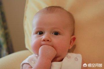 婴儿吃手代表什么意思，婴儿吃手指，吃不同手指代表什么